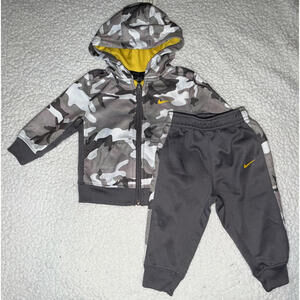 Boy's Nike Outfit